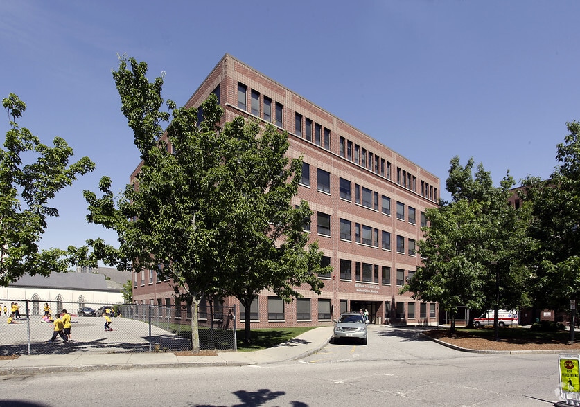 33 Bartlett St, Lowell, MA for sale - Primary Photo - Image 1 of 3