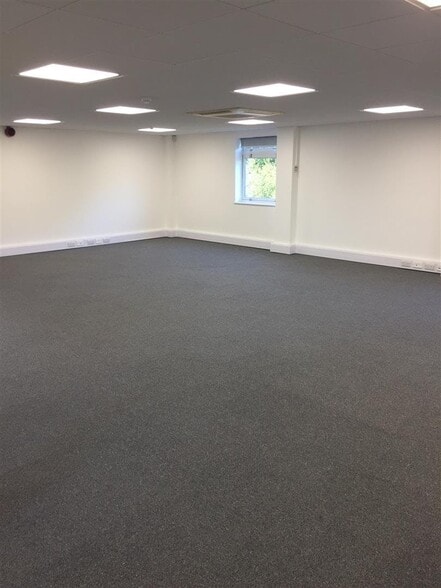 Whittington Hall, Worcester for lease - Interior Photo - Image 3 of 10