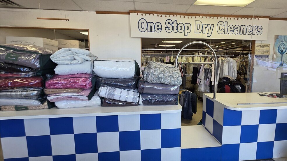 15254-15260 Middlebelt Rd, Livonia, MI à vendre - Photo du bâtiment - Image 3 de 8