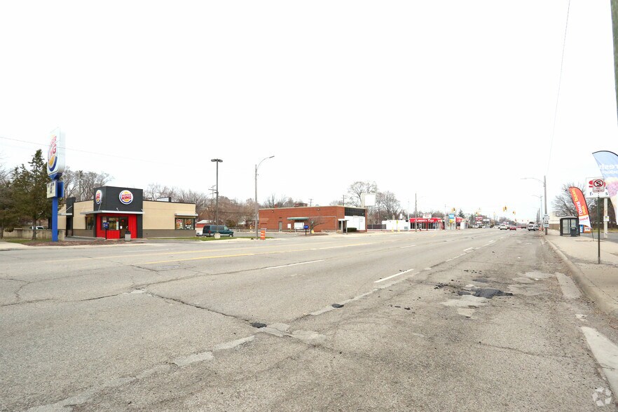 20222 Plymouth Rd, Detroit, MI à vendre - Photo du bâtiment - Image 2 de 6