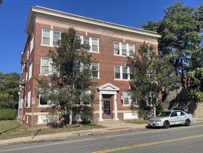 More details for 329 Beech St, Holyoke, MA - Multifamily for Sale