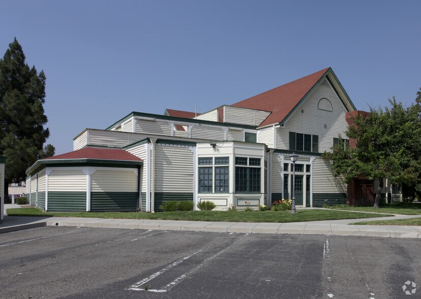 3630 Park Sierra Dr, Riverside, CA à louer - Photo du bâtiment - Image 3 de 5