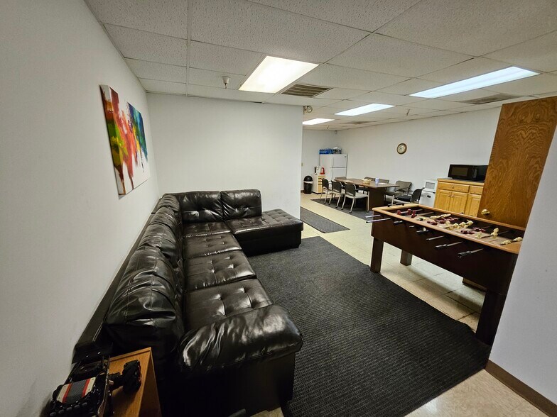 22011-22043 Industrial Blvd, Rogers, MN à louer - Photo intérieure - Image 3 de 14