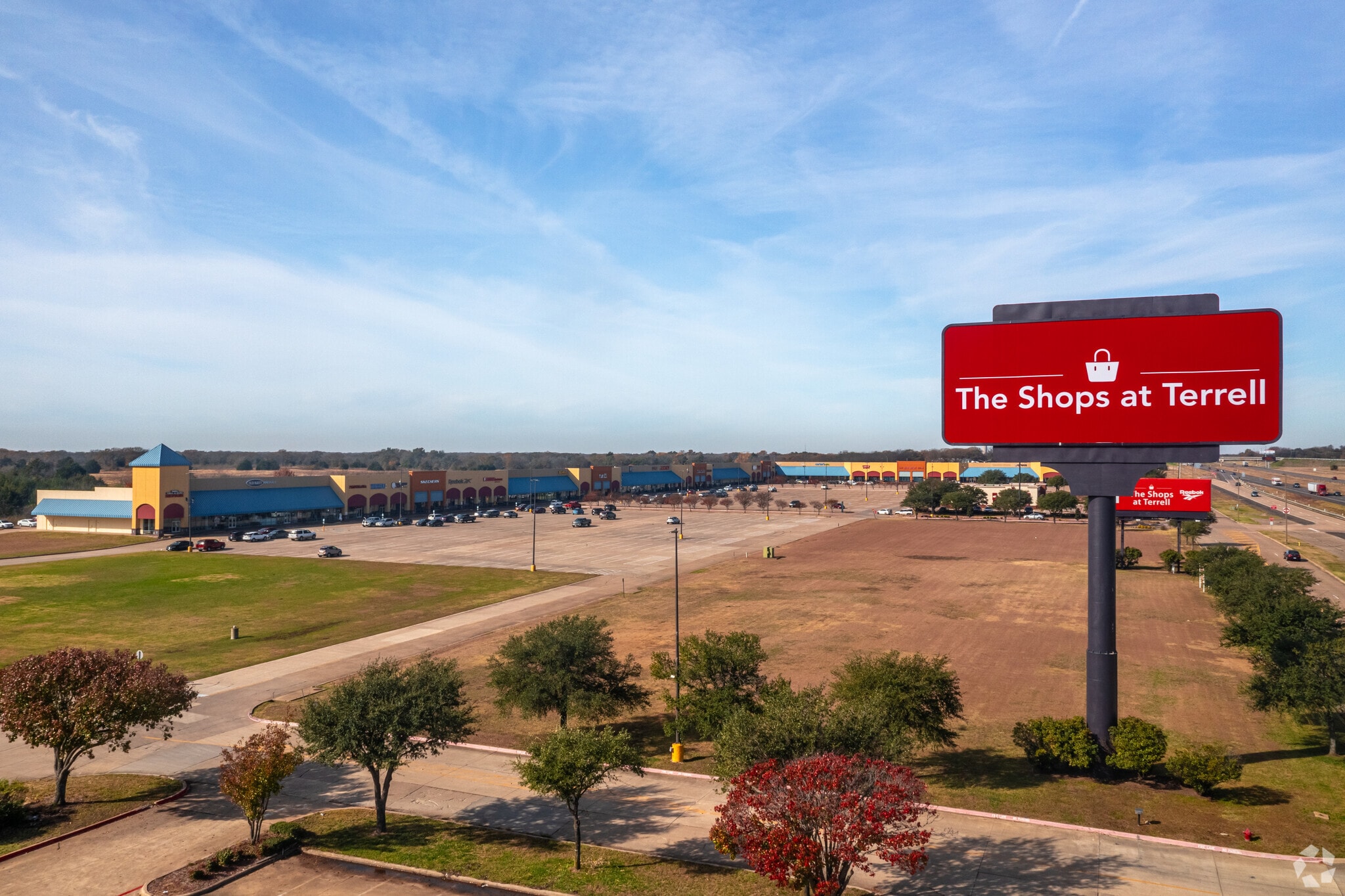 301 Tanger Dr, Terrell, TX for lease Primary Photo- Image 1 of 66