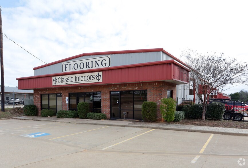 17511 State Highway 155 S, Flint, TX for sale - Primary Photo - Image 1 of 34