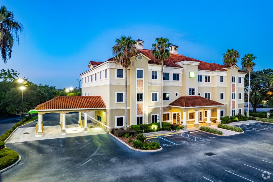 12200 W Colonial Dr, Winter Garden, FL for lease - Building Photo - Image 2 of 7