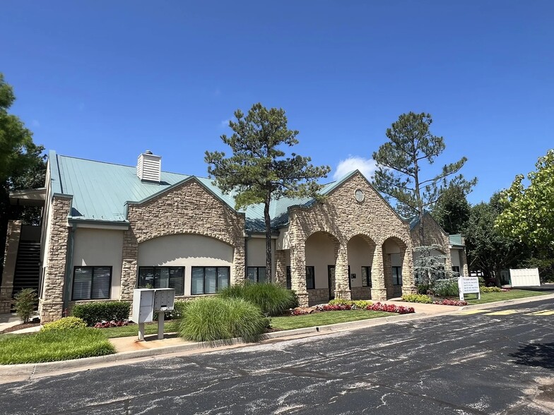 710 Cedar Lake Blvd, Oklahoma City, OK à louer - Photo du bâtiment - Image 2 de 9