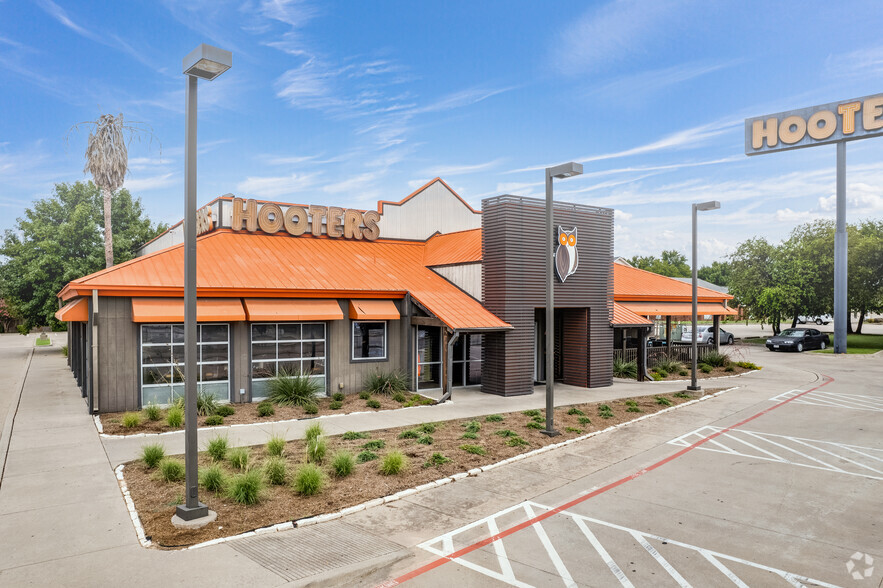 3921 Jack Kultgen Fwy, Waco, TX for lease - Primary Photo - Image 1 of 19