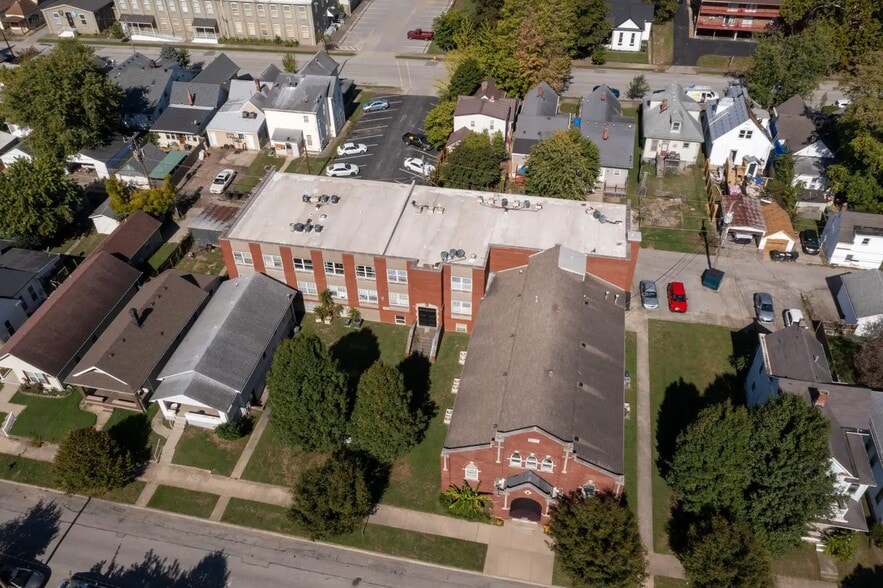 1737 Culbertson Ave, New Albany, IN à vendre - Photo du bâtiment - Image 3 de 15