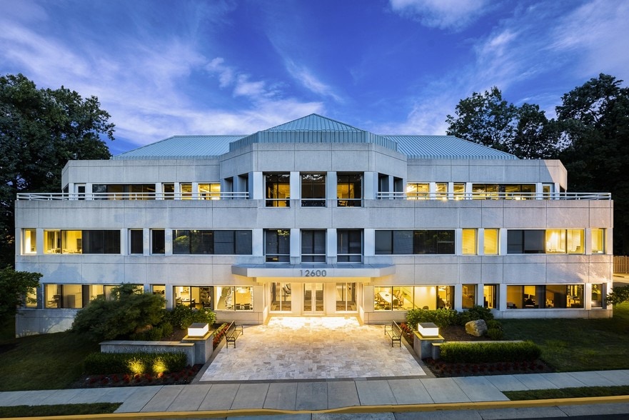 12600 Fair Lakes Cir, Fairfax, VA for lease - Building Photo - Image 1 of 9