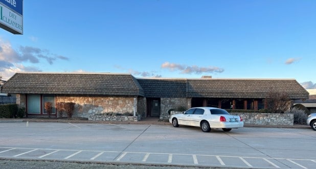 2919-2927 NW 122nd St, Oklahoma City, OK for lease - Building Photo - Image 1 of 9