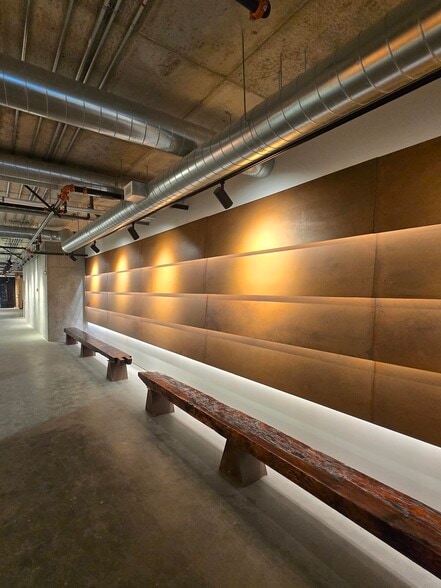 160 Rue King, Montréal, QC for lease - Interior Photo - Image 3 of 7