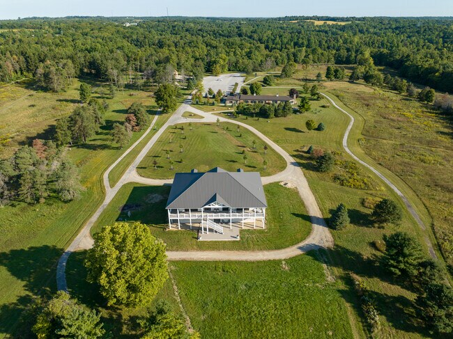 Plus de détails pour 3482 County Road 10, Bellefontaine, OH - Spécialité à vendre