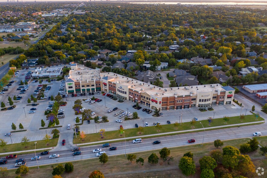 3000 W Memorial Rd, Oklahoma City, OK for lease - Building Photo - Image 3 of 8