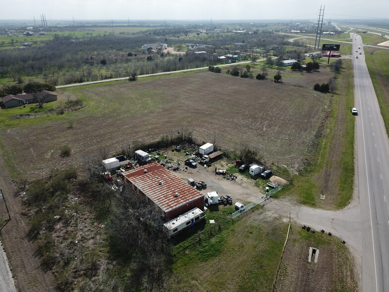 8956 U.S. 183 Hwy, Lockhart, TX à vendre - Photo du bâtiment - Image 1 de 1