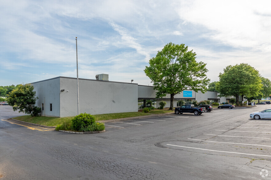 1717 Elm Hill Pike, Nashville, TN for lease - Building Photo - Image 2 of 8