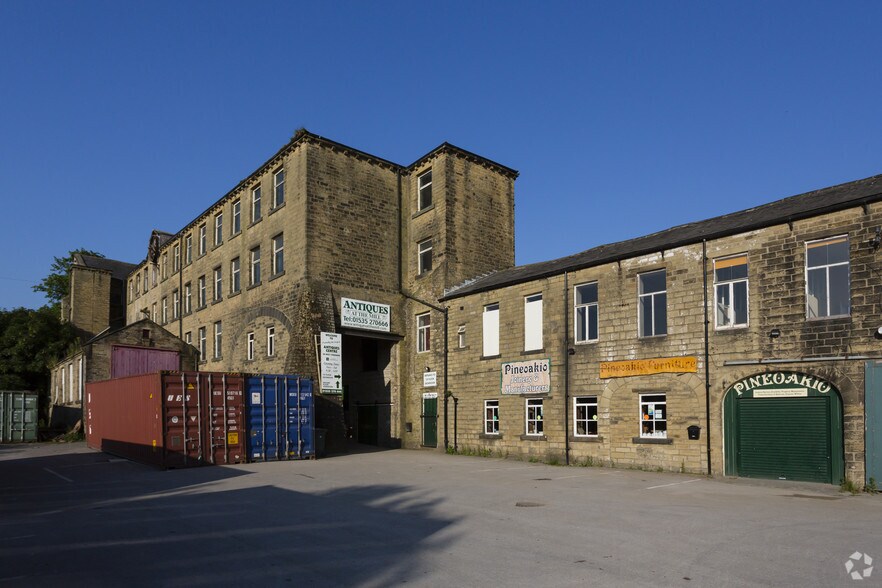 Halifax Rd, Bradford à louer - Photo du bâtiment - Image 3 de 4