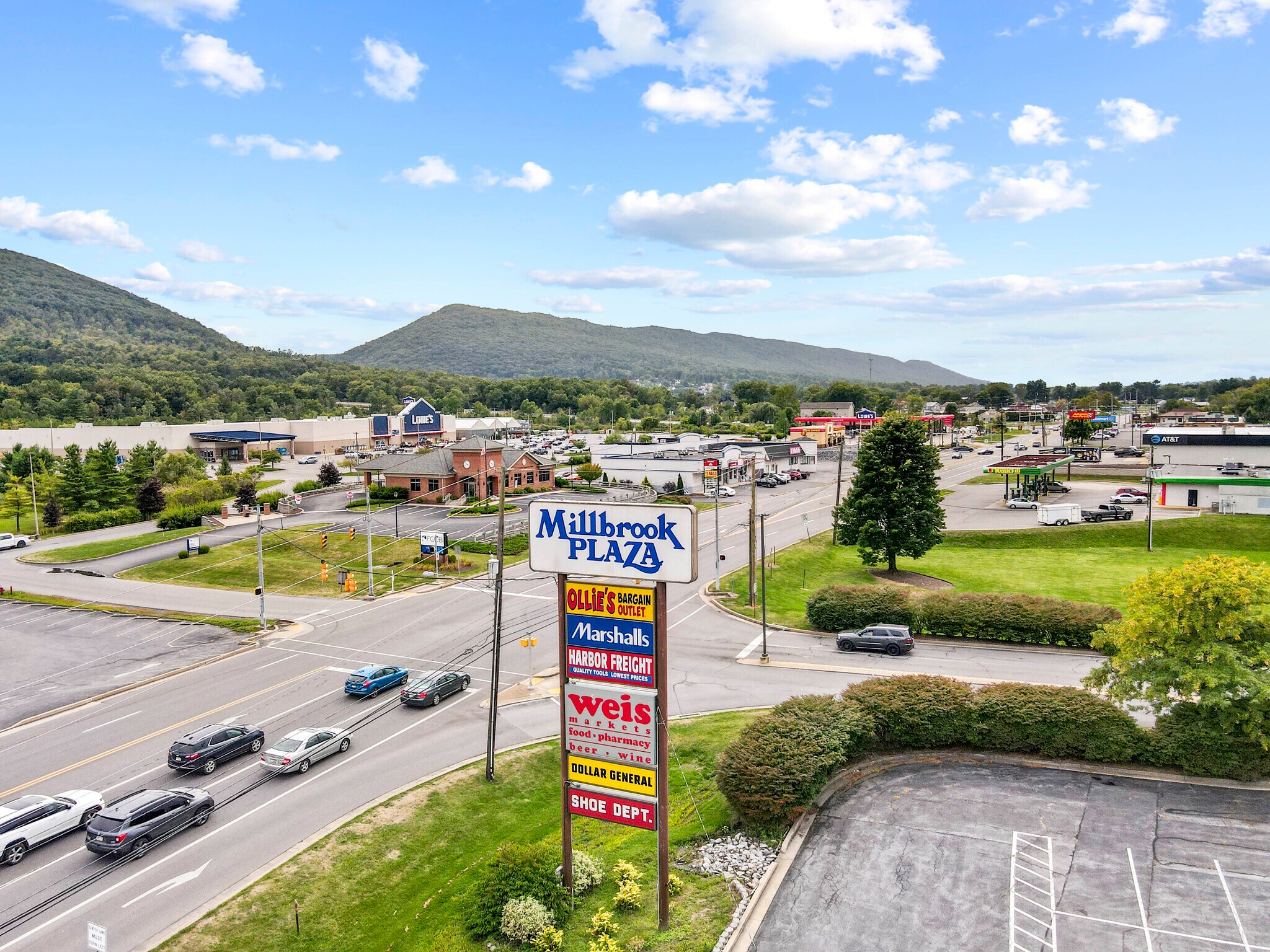 1-6 Millbrook Plz, Mill Hall, PA à louer Autre- Image 1 de 8