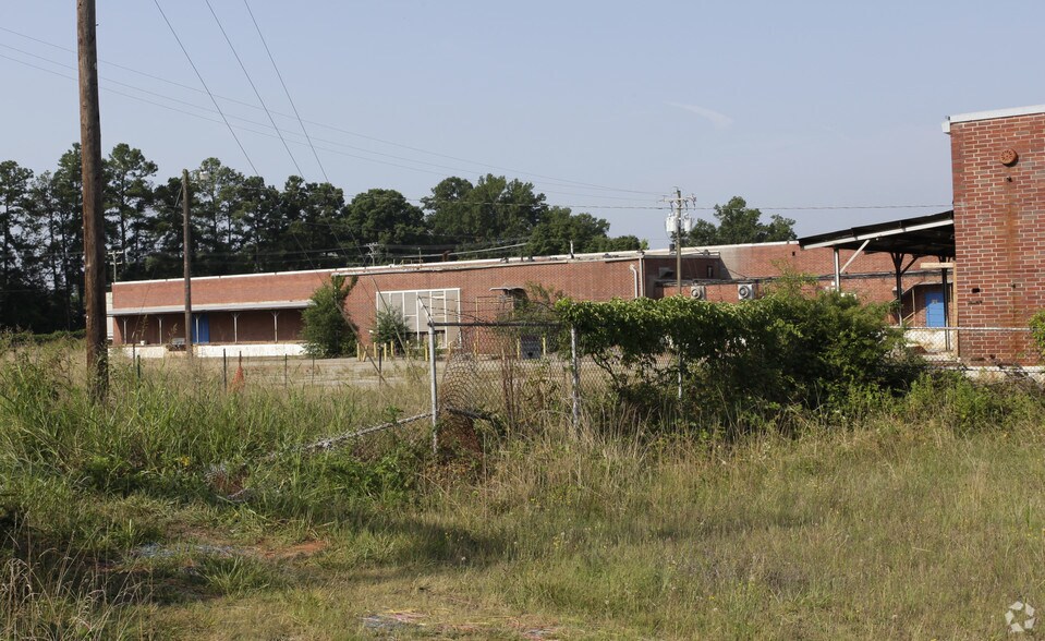 2115 S McDuffie St, Anderson, SC à vendre - Photo du bâtiment - Image 3 de 36