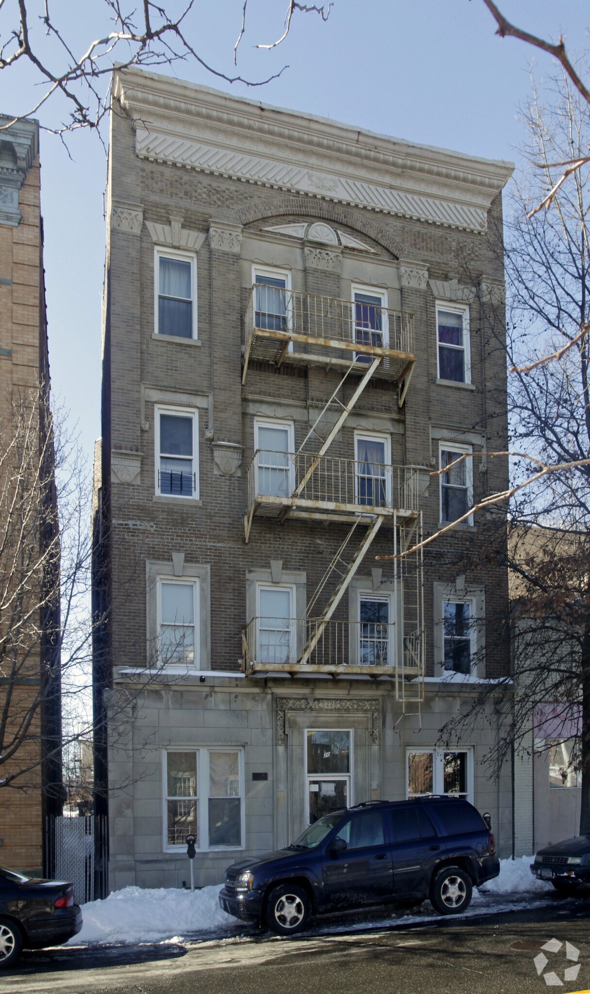 20 Roosevelt Sq, Mount Vernon, NY à vendre Photo principale- Image 1 de 1