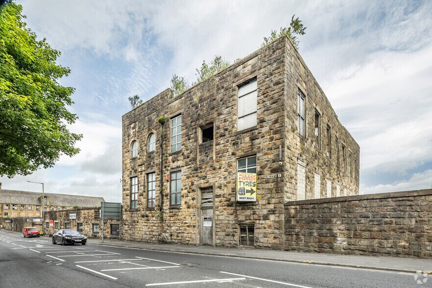 Trafalgar St, Burnley à louer - Photo du bâtiment - Image 2 de 2