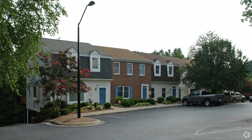 172-182 Mine Lake Ct, Raleigh, NC à vendre - Photo principale - Image 1 de 1