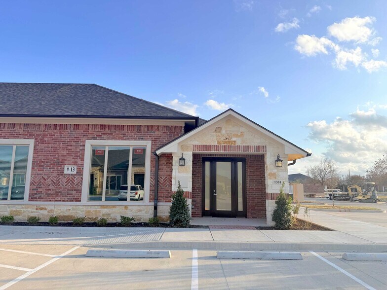 7774 Preston Rd, Frisco, TX à louer - Photo du bâtiment - Image 2 de 5