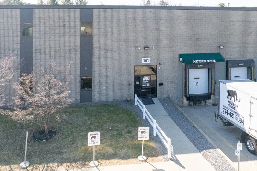 191-195 Flanders Rd, Westborough, MA for lease - Building Photo - Image 2 of 6