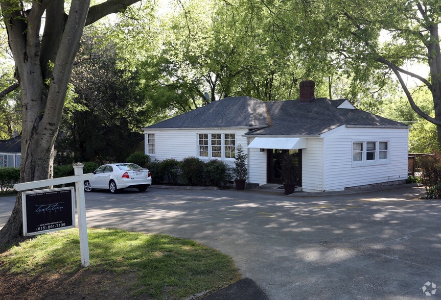 2810 Columbine Pl, Nashville, TN for sale - Building Photo - Image 2 of 4