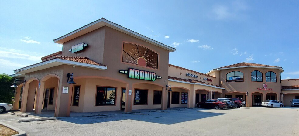 634 Barnes Blvd, Rockledge, FL à louer - Photo du bâtiment - Image 3 de 4