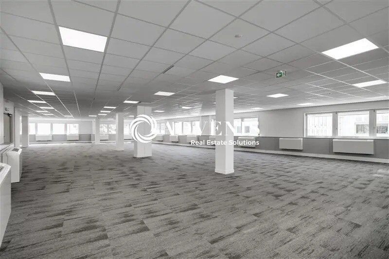 Bureau dans Tremblay-en-France à louer - Photo du bâtiment - Image 3 de 7