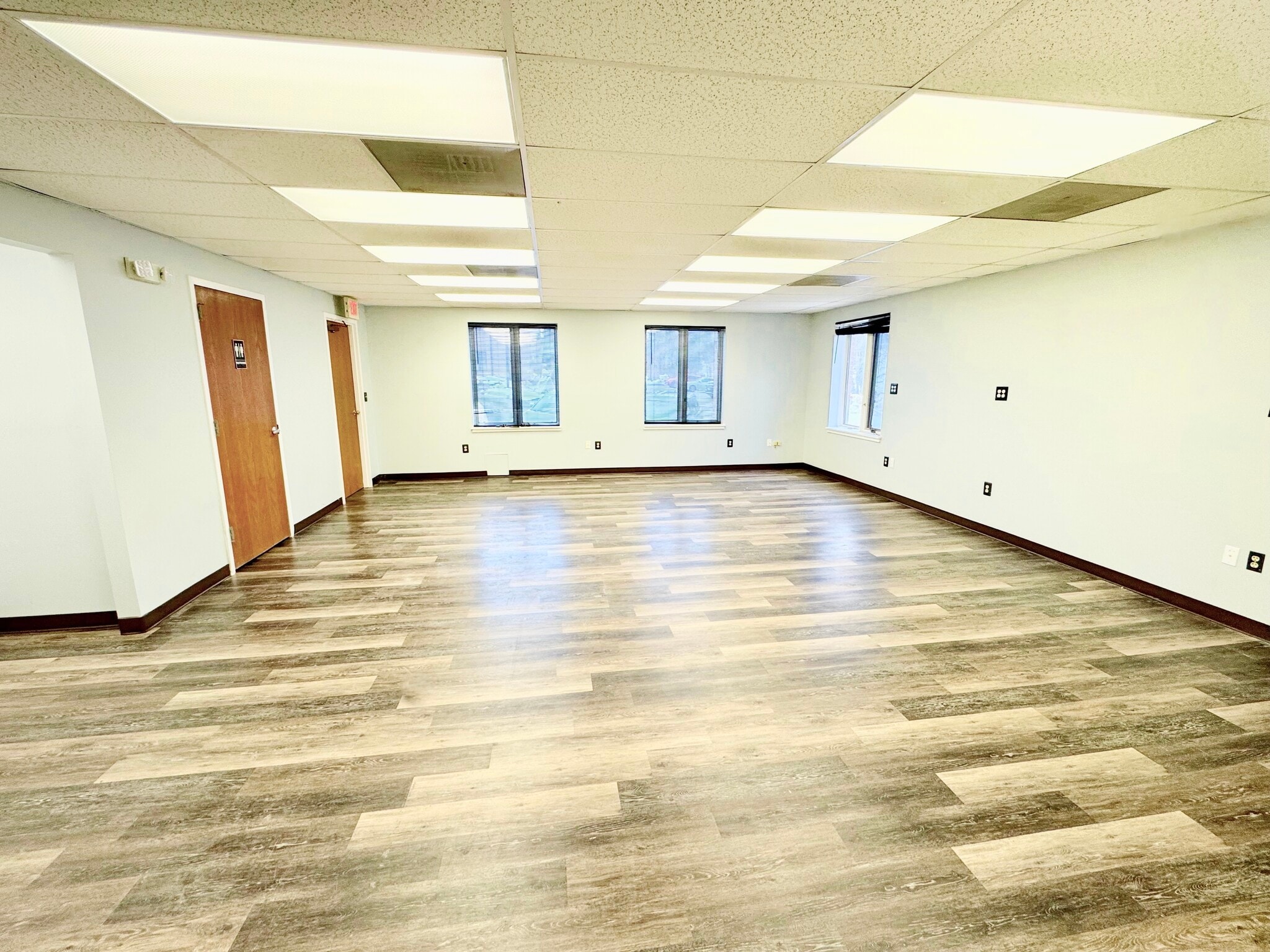 1342-1360 Old Bridge Rd, Woodbridge, VA for lease Primary Photo- Image 1 of 14