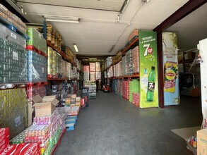 Flex in Le Blanc-Mesnil for lease Interior Photo- Image 2 of 5