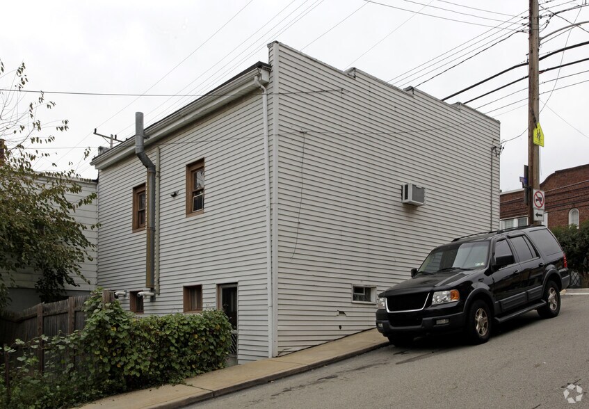 308 Freeport Rd, Pittsburgh, PA à vendre - Photo du bâtiment - Image 2 de 2