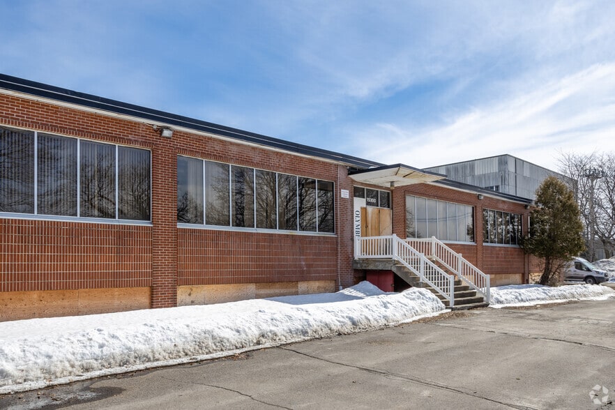 15300 Rue Sherbrooke E, Montréal, QC for lease - Building Photo - Image 2 of 10