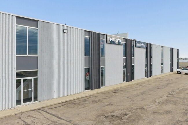 Plus de détails pour 9408-9410 62nd Ave NW, Edmonton, AB - Local d'activités à louer