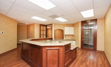 5819 Hwy 6, Missouri City, TX for lease Interior Photo- Image 2 of 9