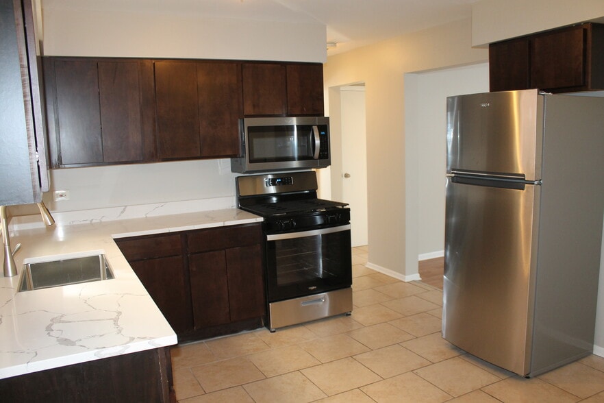 3229 Commercial Ave, South Chicago Heights, IL à vendre - Photo du bâtiment - Image 3 de 23