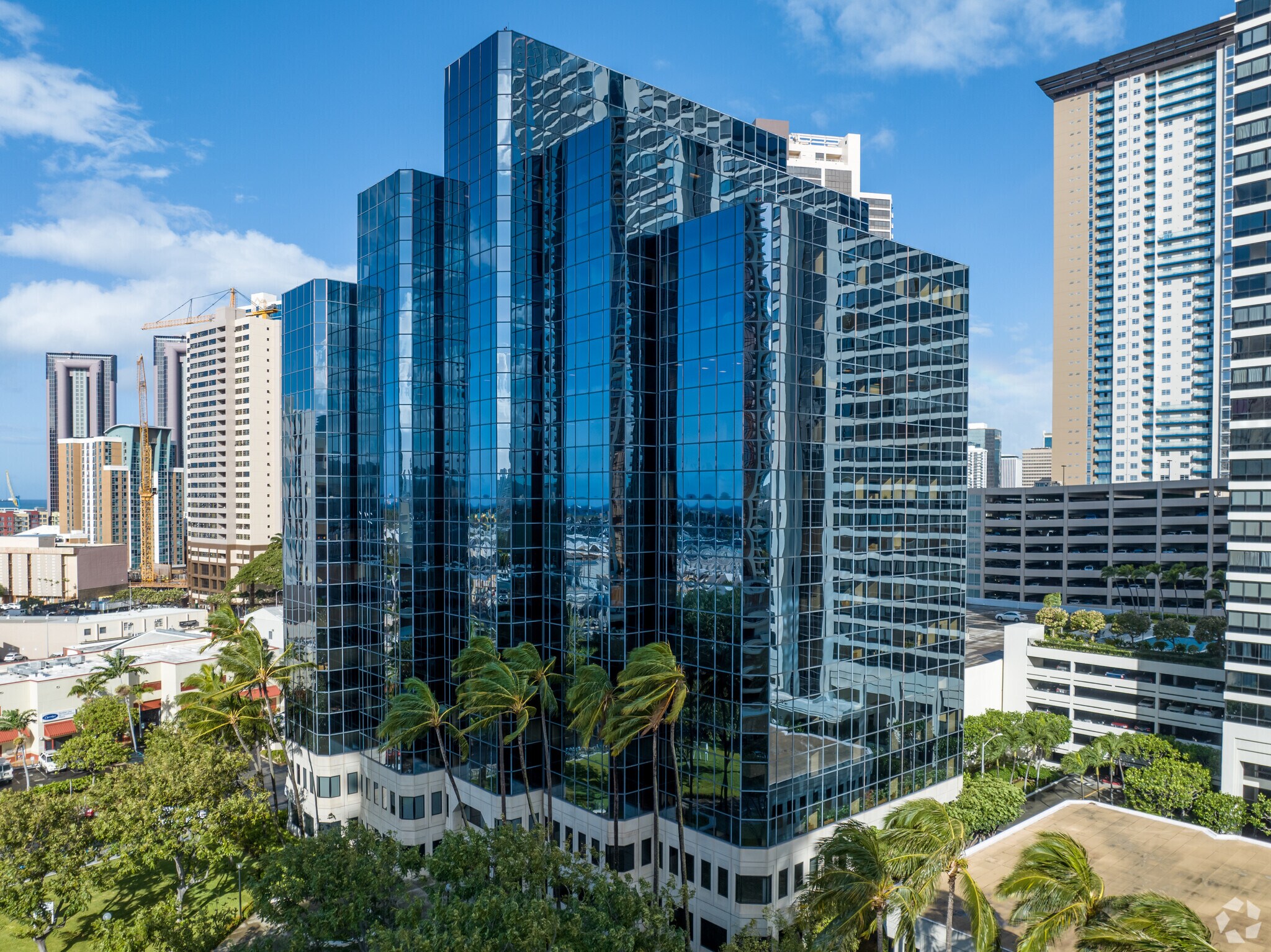 711 Kapiolani Blvd, Honolulu, HI à louer Photo du bâtiment- Image 1 de 9