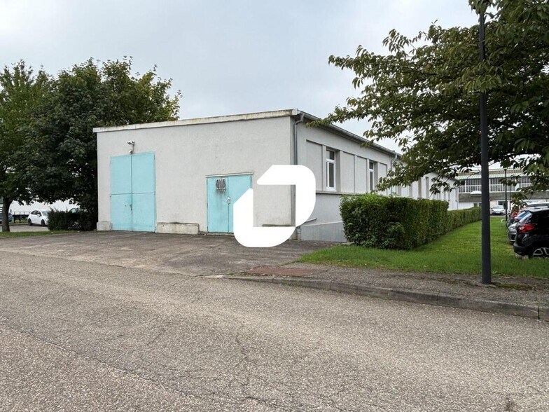 Office in Entzheim for lease - Building Photo - Image 2 of 9