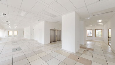 Office in 3 Rue Des Cuirassiers, Lyon for lease Matterport 3D Scan- Image 1 of 21