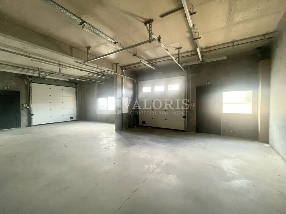 Flex in Villeurbanne for lease Interior Photo- Image 1 of 11