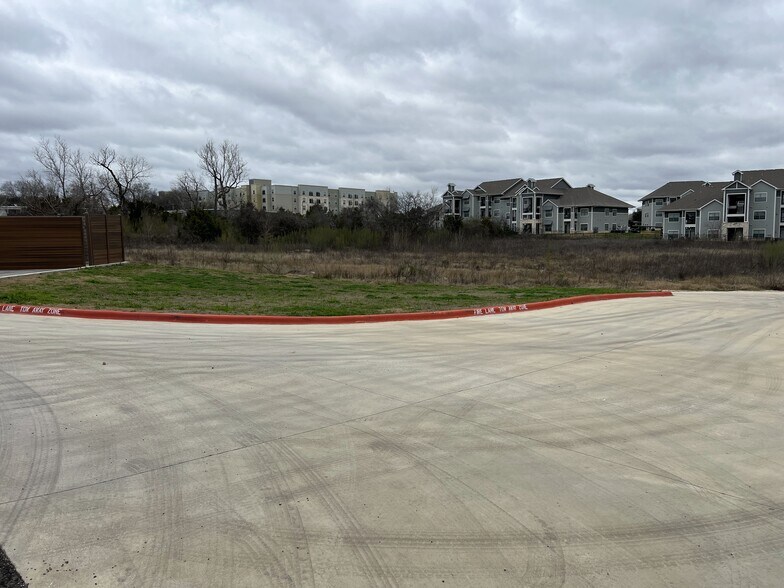 1812 Parmer Ln, Austin, TX à vendre - Photo du bâtiment - Image 3 de 10