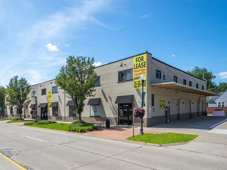 25440-25454 5 Mile Rd, Redford, MI à louer - Photo du bâtiment - Image 2 de 8