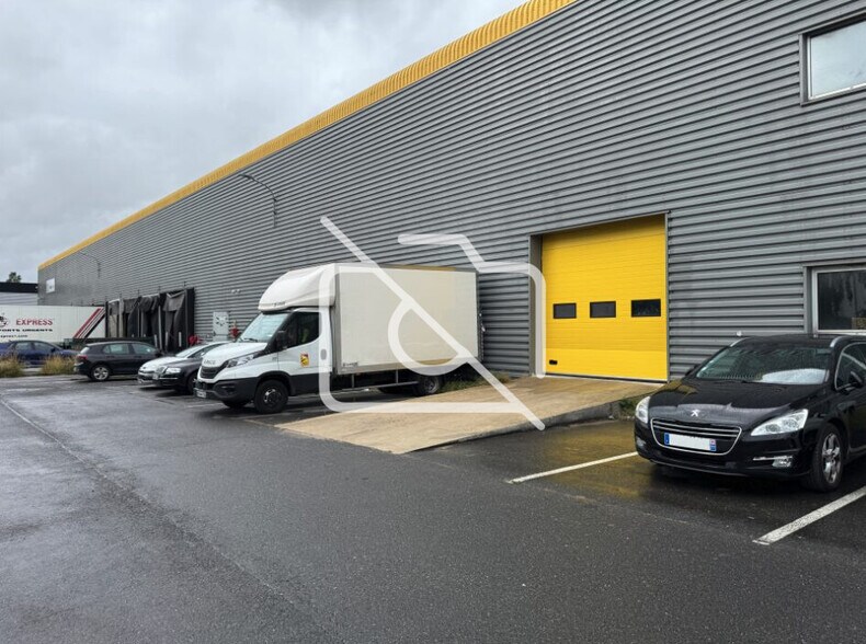 Industrial in Mitry-Mory for lease - Building Photo - Image 3 of 3