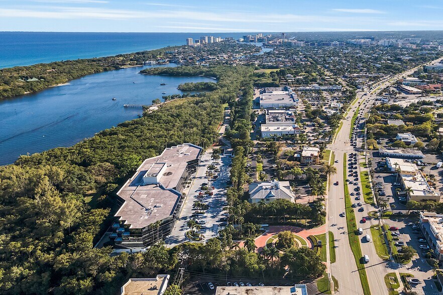 2424 N Federal Hwy, Boca Raton, FL à louer - Photo du bâtiment - Image 2 de 14