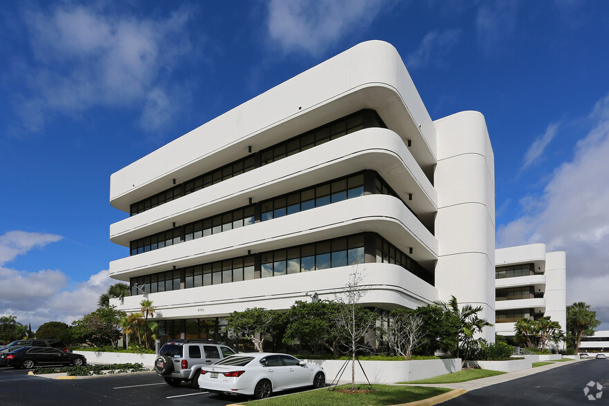 4700 NW Boca Raton Blvd, Boca Raton, FL à louer - Photo principale - Image 1 de 35