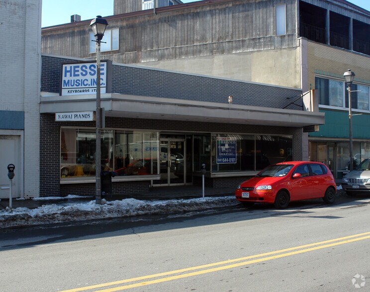 240 E Main St, Johnson City, NY à vendre - Photo principale - Image 1 de 2