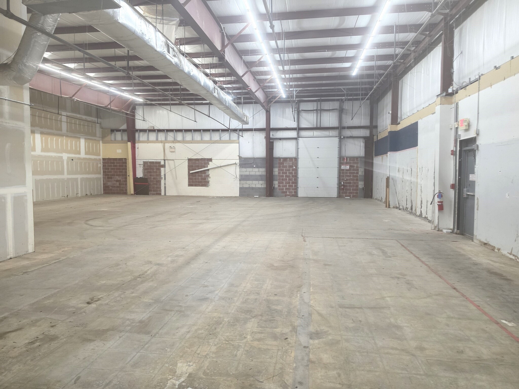 771 Lakewood Rd, Waterbury, CT for lease Interior Photo- Image 1 of 4