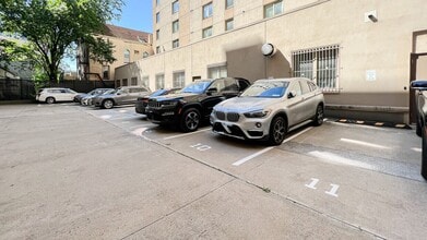 9011 160th St, Jamaica, NY à louer Autre- Image 2 de 3